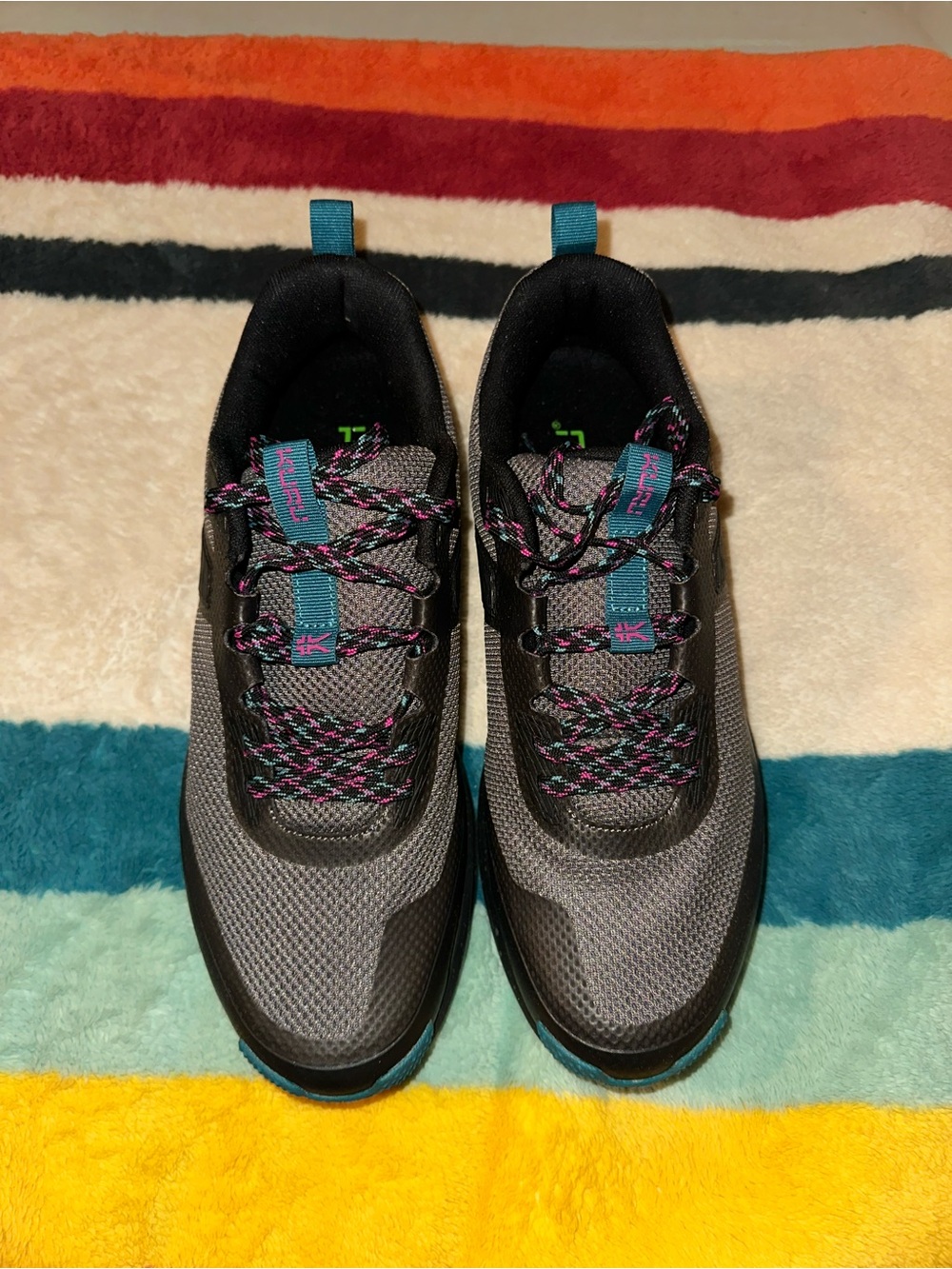 Kuru women’s 12 hiking.